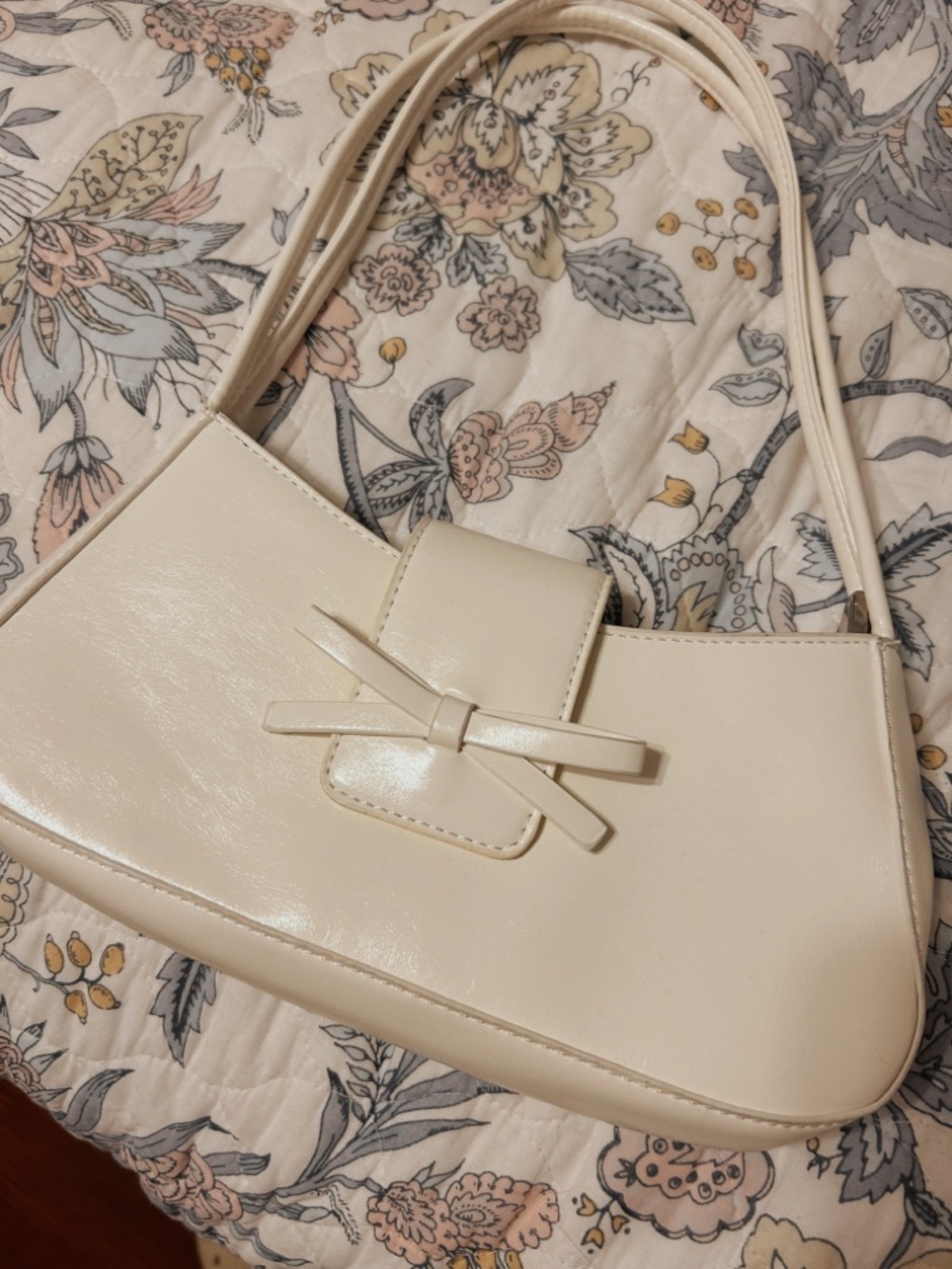 Classic Cream Shoulder Bag with Bow Accent